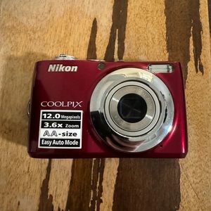 Nikon Coolpix L22 Digital Camera